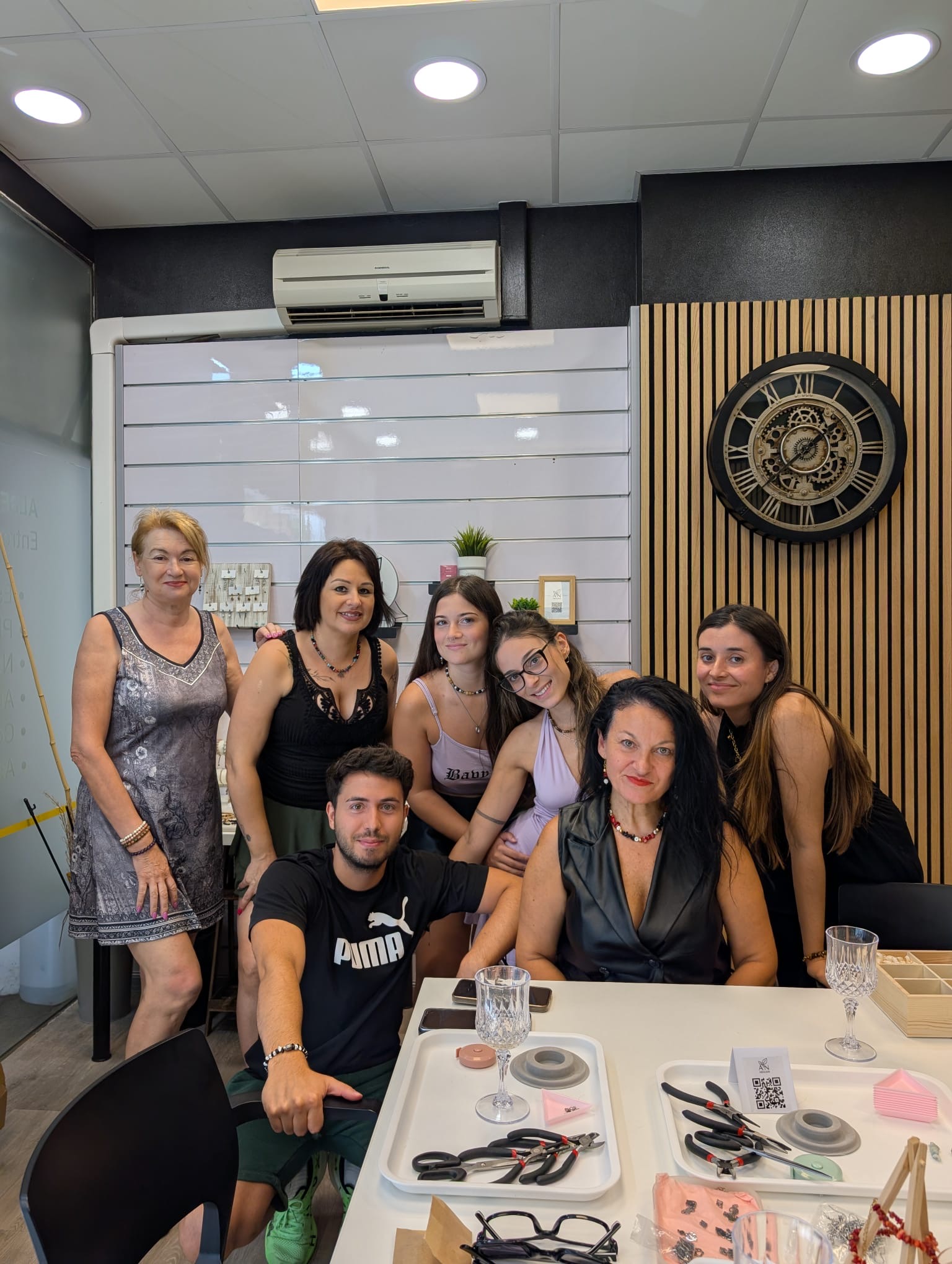 Participantes del segundo taller Crea tu Amuleto